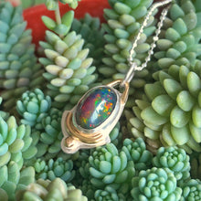 Load image into Gallery viewer, Black opal and gold necklace