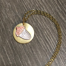 Load image into Gallery viewer, Acorn Medallion