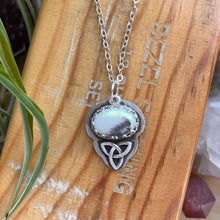 Load image into Gallery viewer, Dendritic Agate triquetra talisman