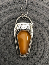 Load image into Gallery viewer, Spider Coffin Necklace